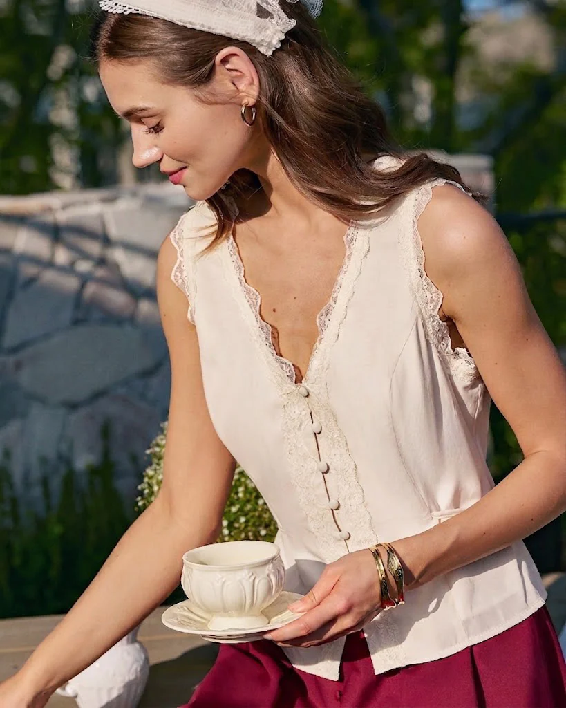 Apricot V Neck Lace Vest - Image 2