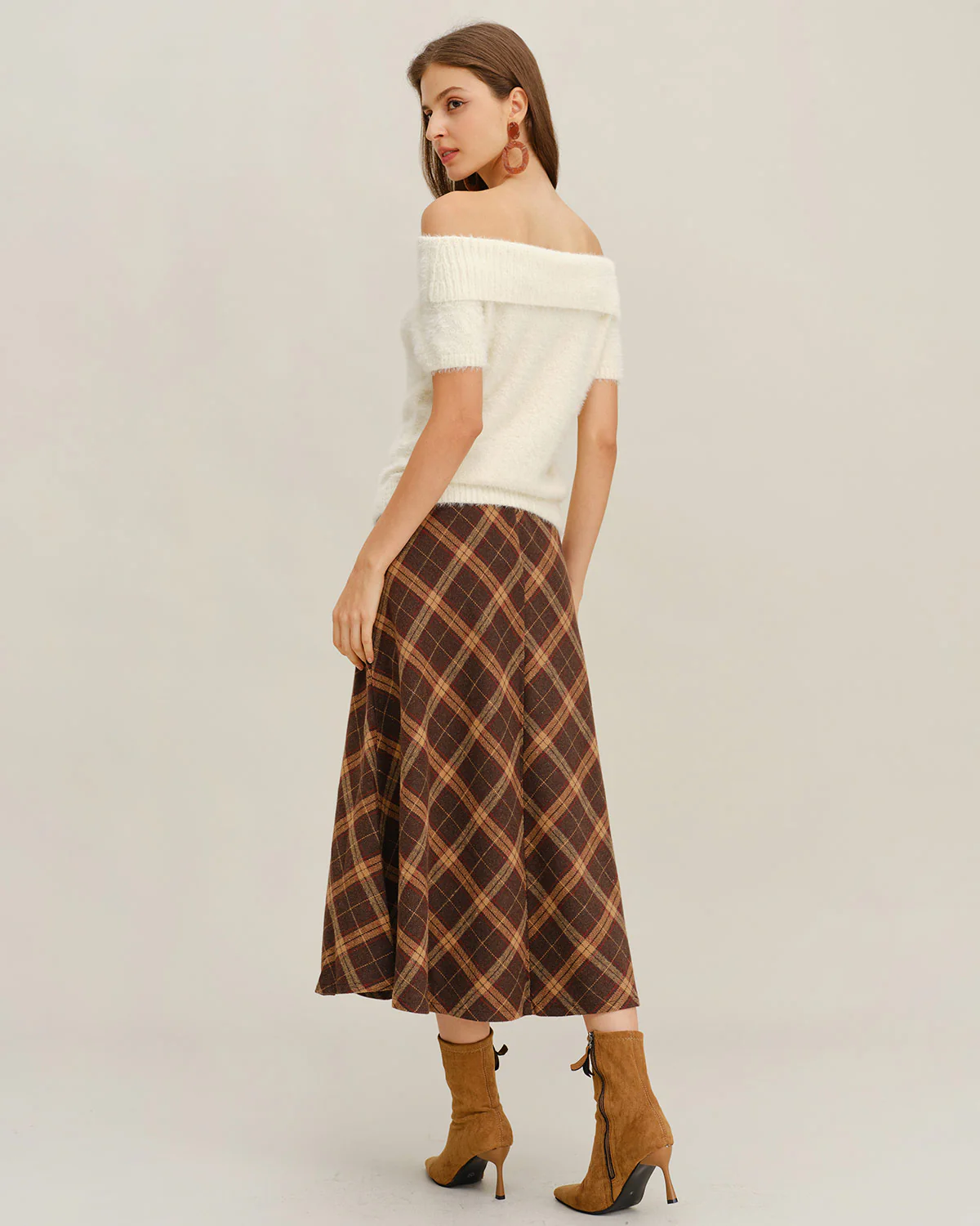 Beige Off The Shoulder Knit Tee - Image 5