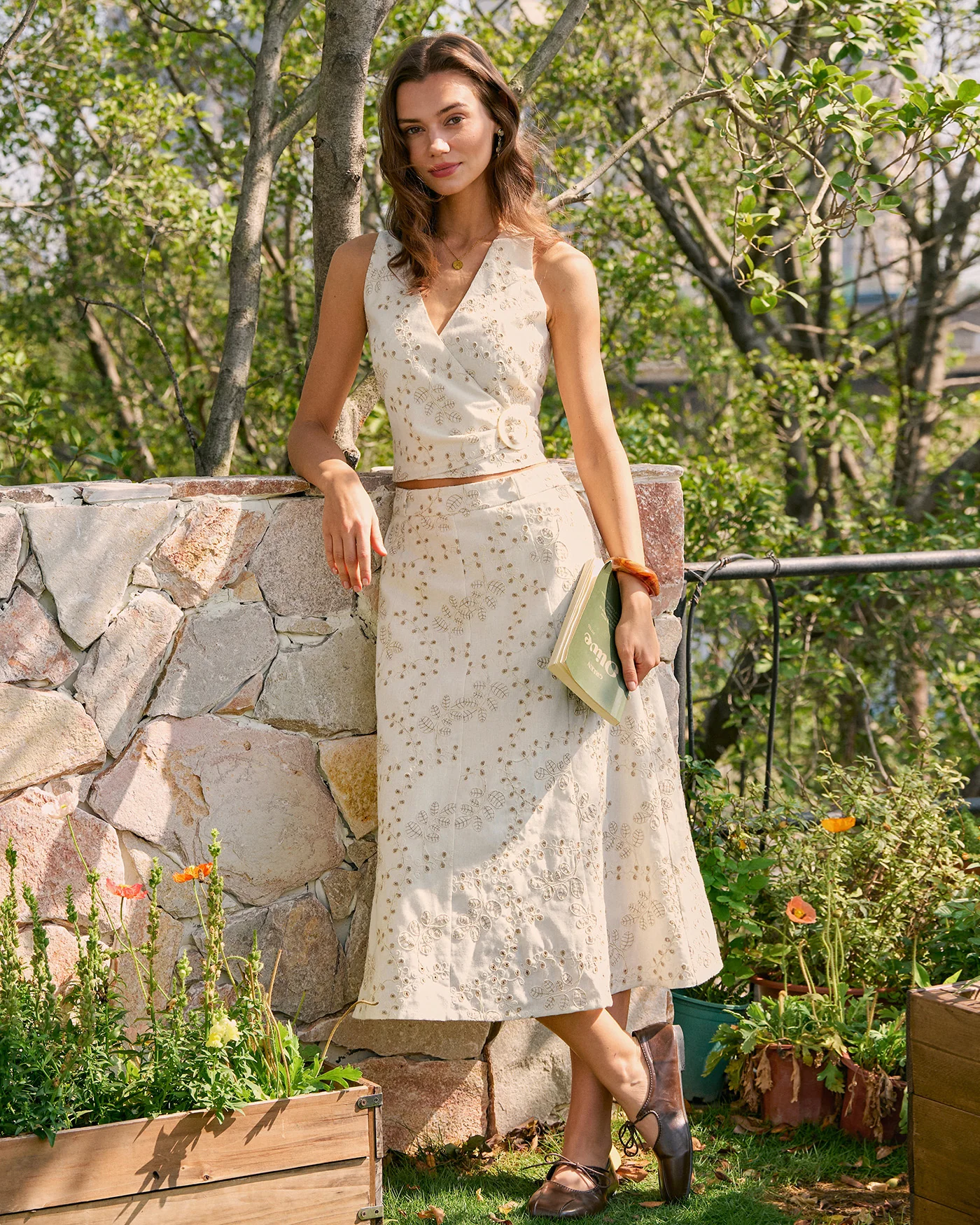 Beige V Neck Embroidery Tank Top - Image 4