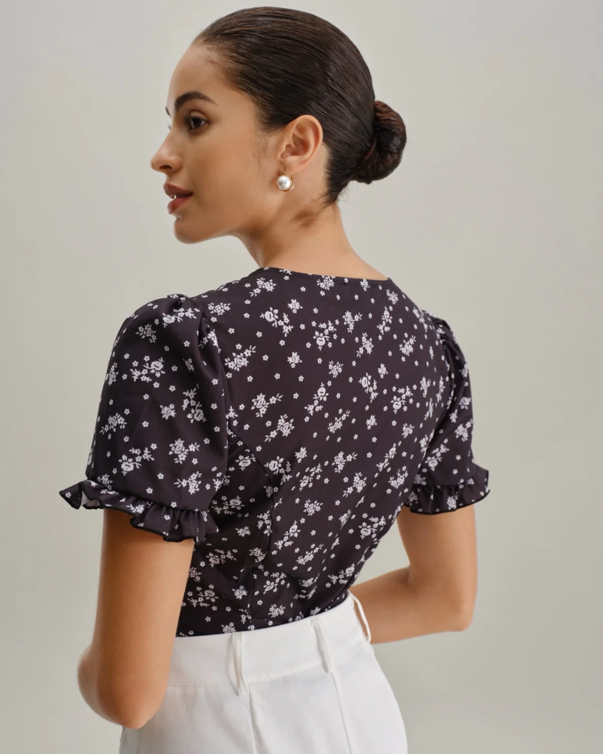 Black Floral Scoop Neck Blouse - Image 5