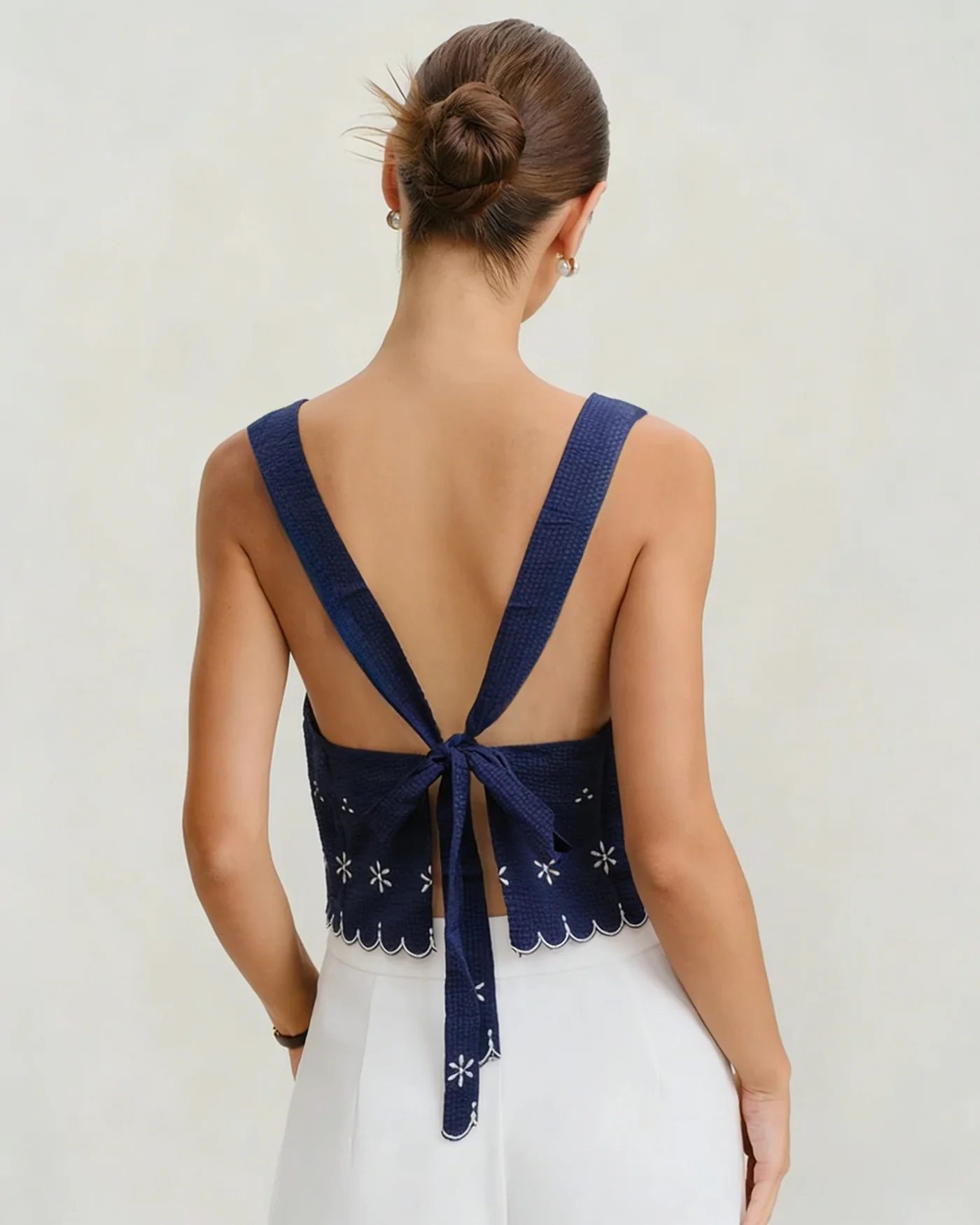 Blue Embroidery Contrasting Tank Top - Image 3