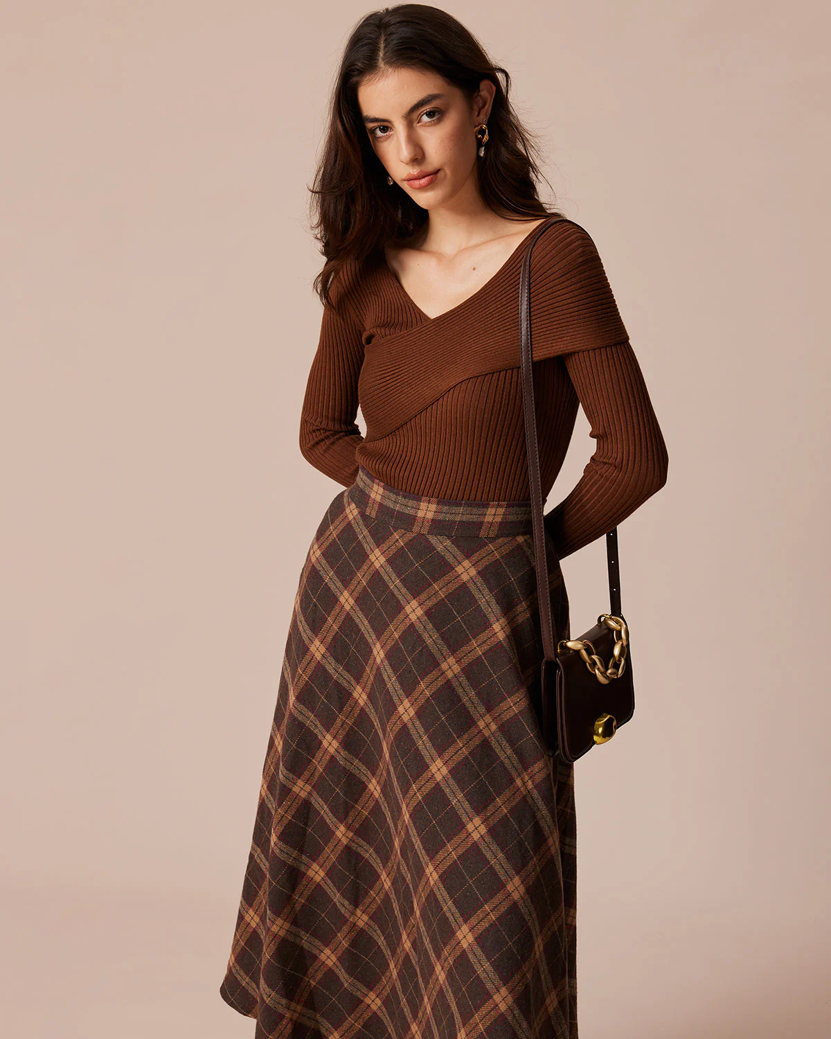 Coffee Ribbed Knit Slim Tee - Image 3