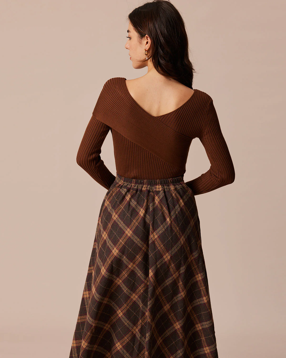 Coffee Ribbed Knit Slim Tee - Image 4