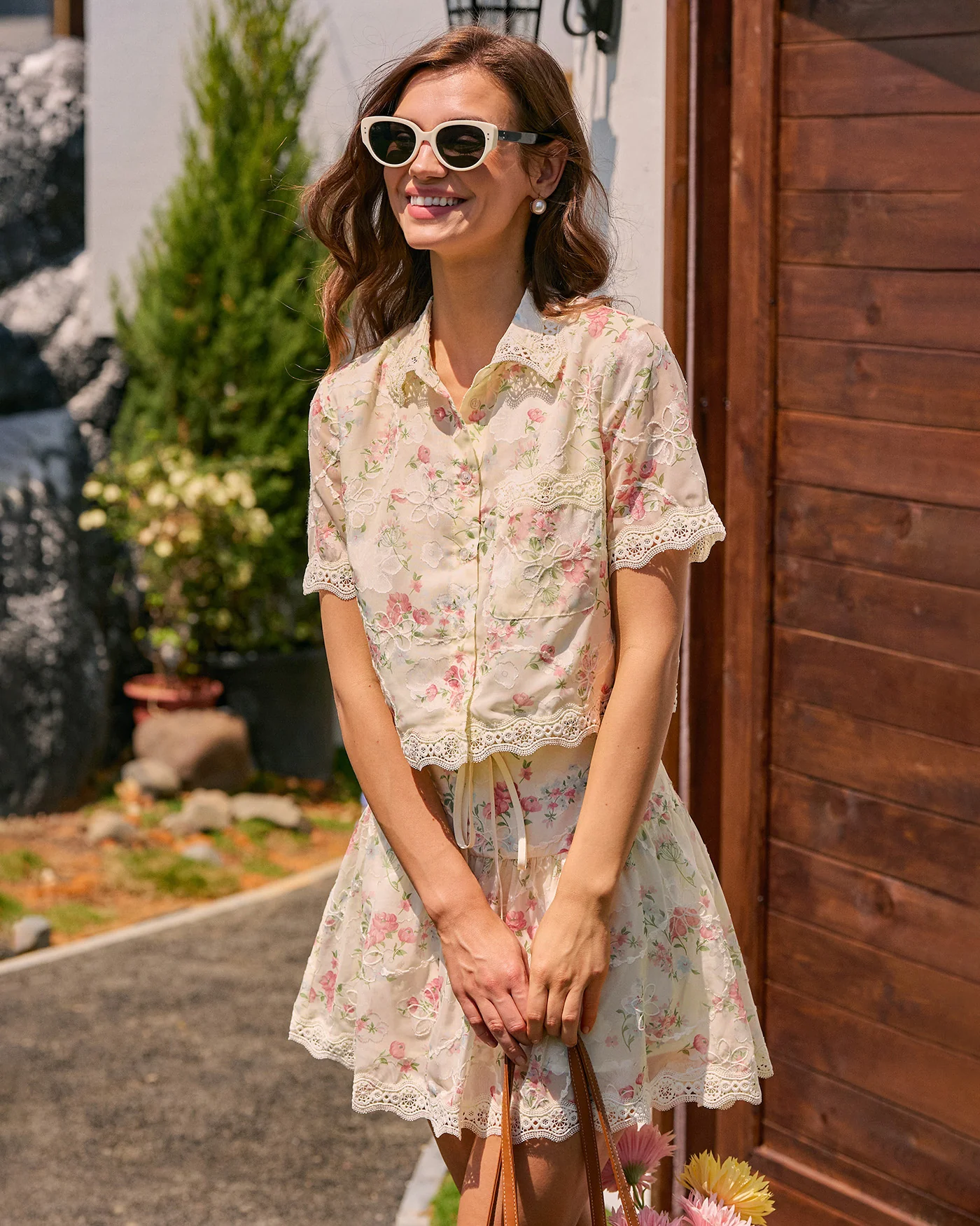 Floral Collar Lace Pockets Blouse - Image 3