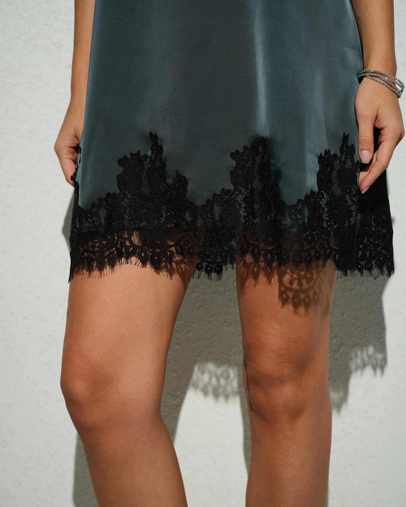 Green Sleeveless Lace Tunic Mini Dress - Image 2
