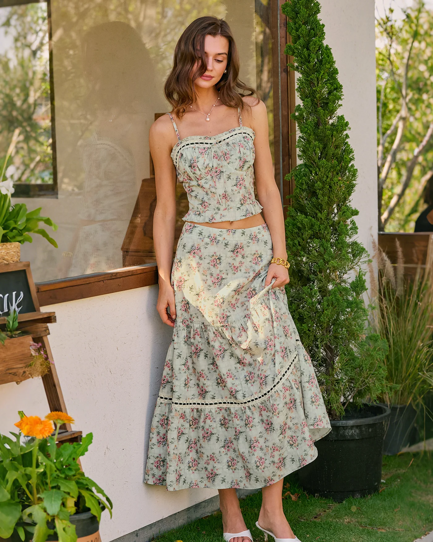 Green Sweetheart Neck Floral Cami Top - Image 4