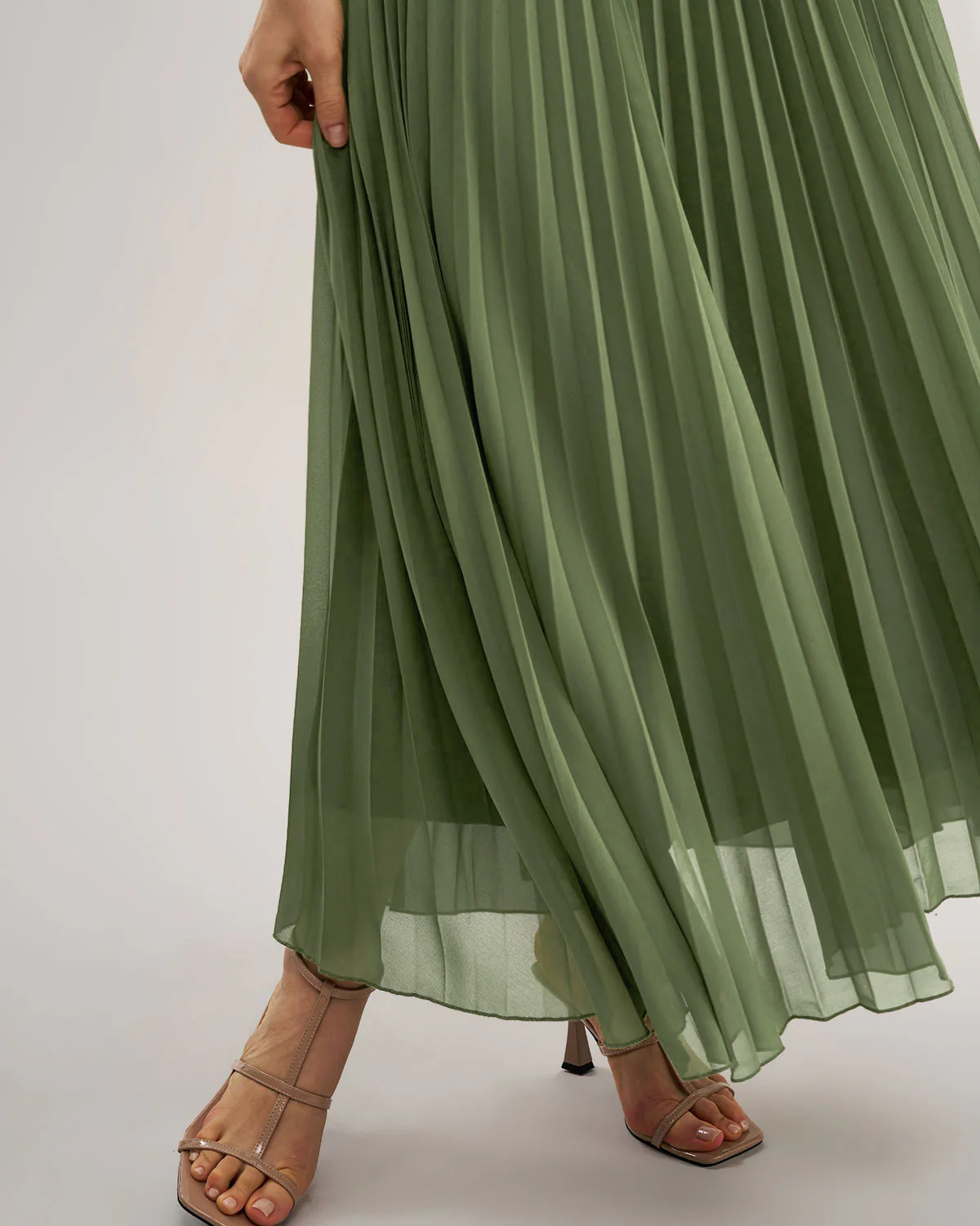 Green Sweetheart Neck Flowy Slip Maxi Dress - Image 3