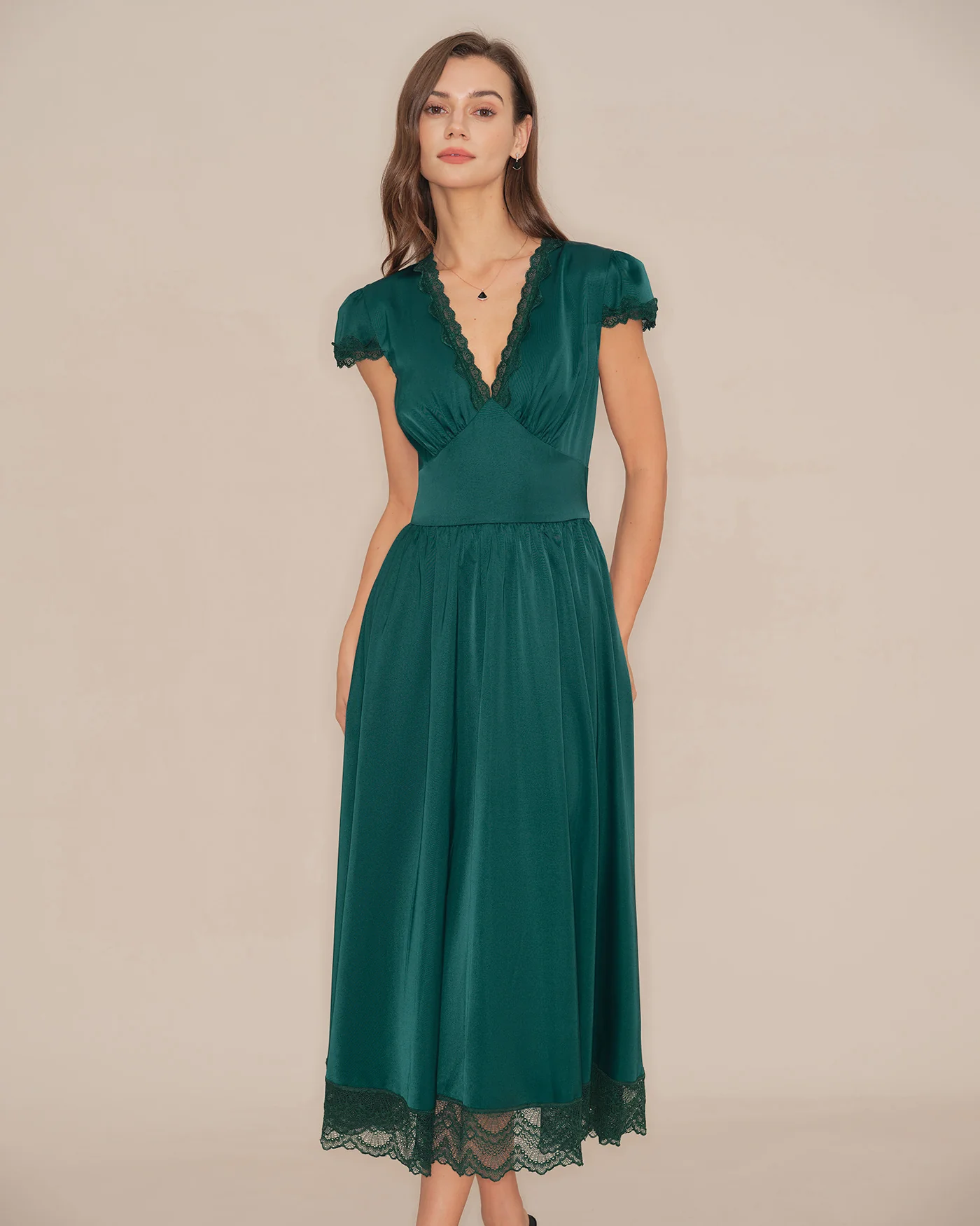Green V Neck Lace Maxi Dress - Image 3