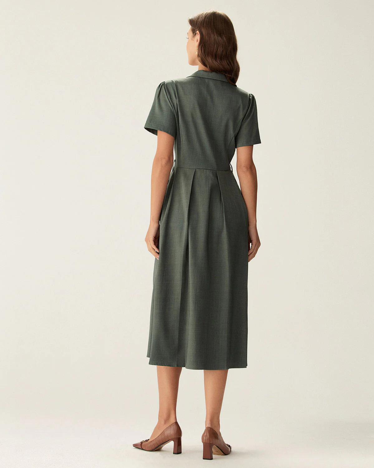 Green V Neck Pleated Button Midi Dress - Image 4