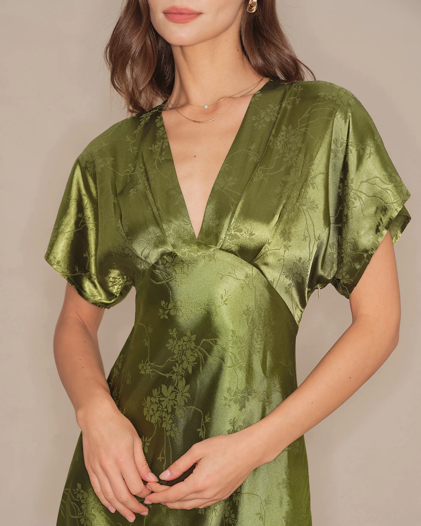 Green V Neck Pleated Floral Midi Dress - Image 2