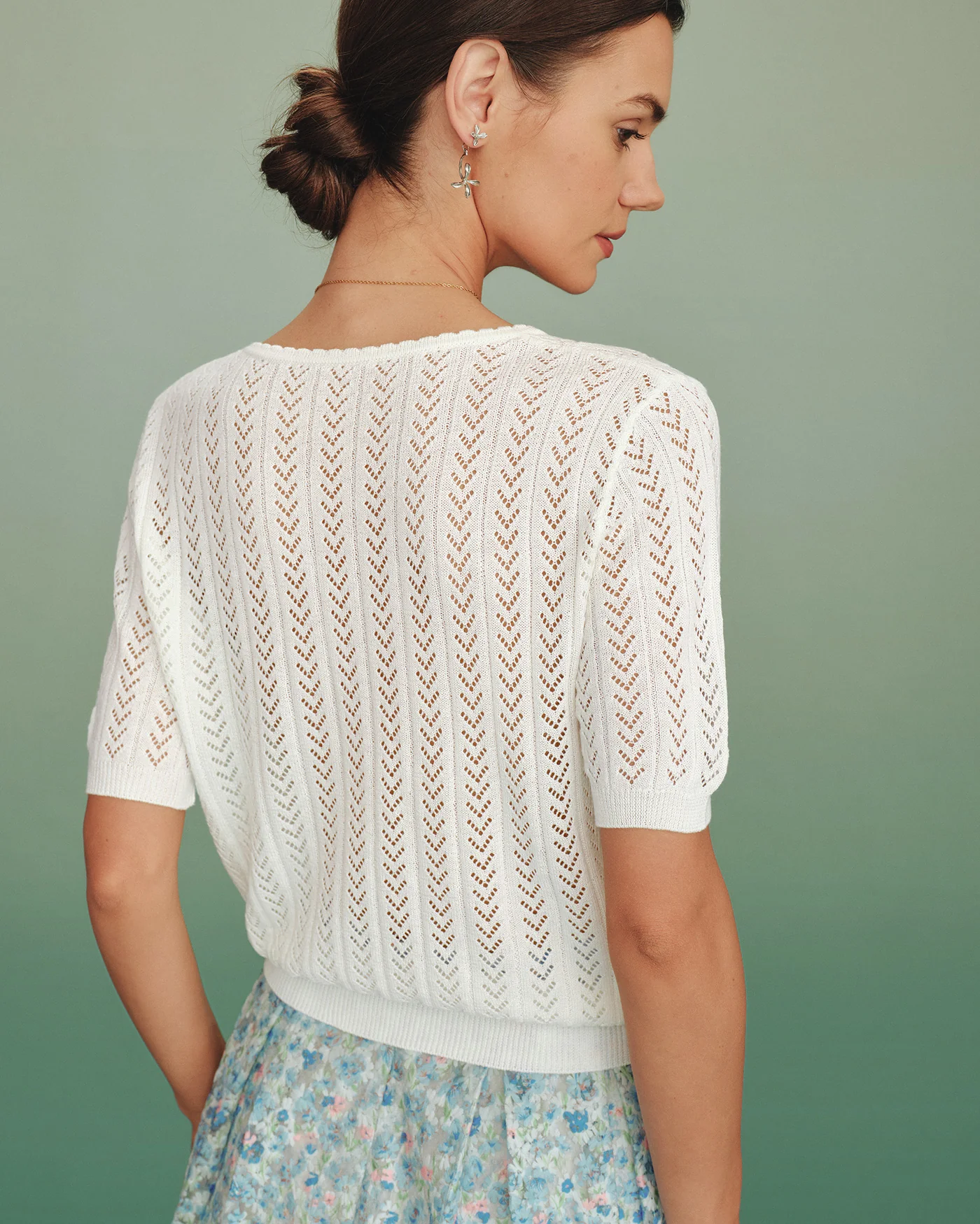 Off White V Neck Textured Sweater - Image 4