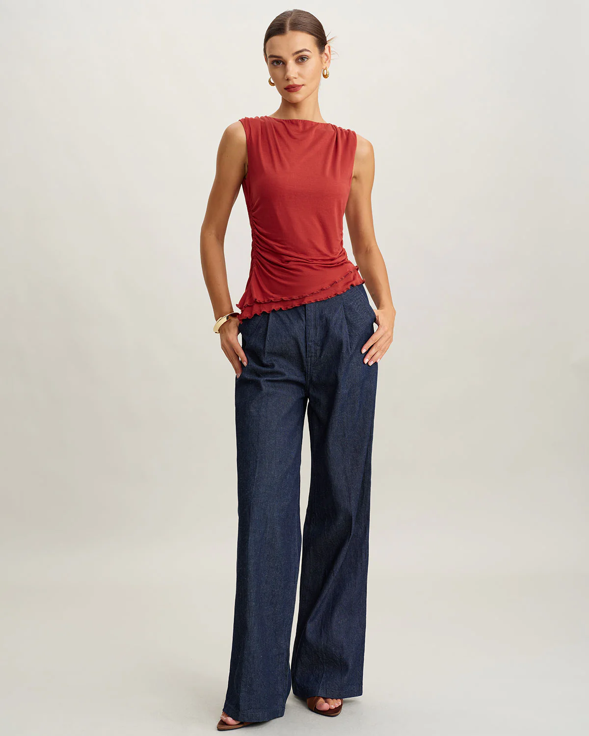 Red Round Neck Cropped Tank Top - Image 3