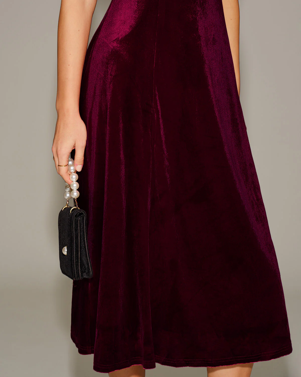 Red Velour Sweetheart Neck Midi Dress - Image 2