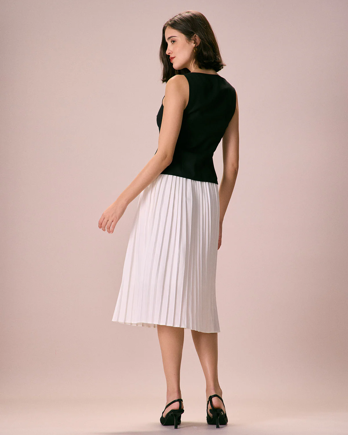 The Black Boat Neck Button Tank Top - Image 4