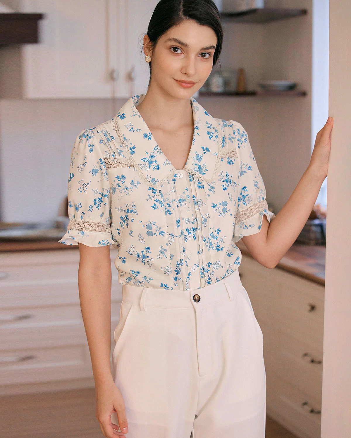 The Lace Spliced Pleated Floral Shirt - Image 7