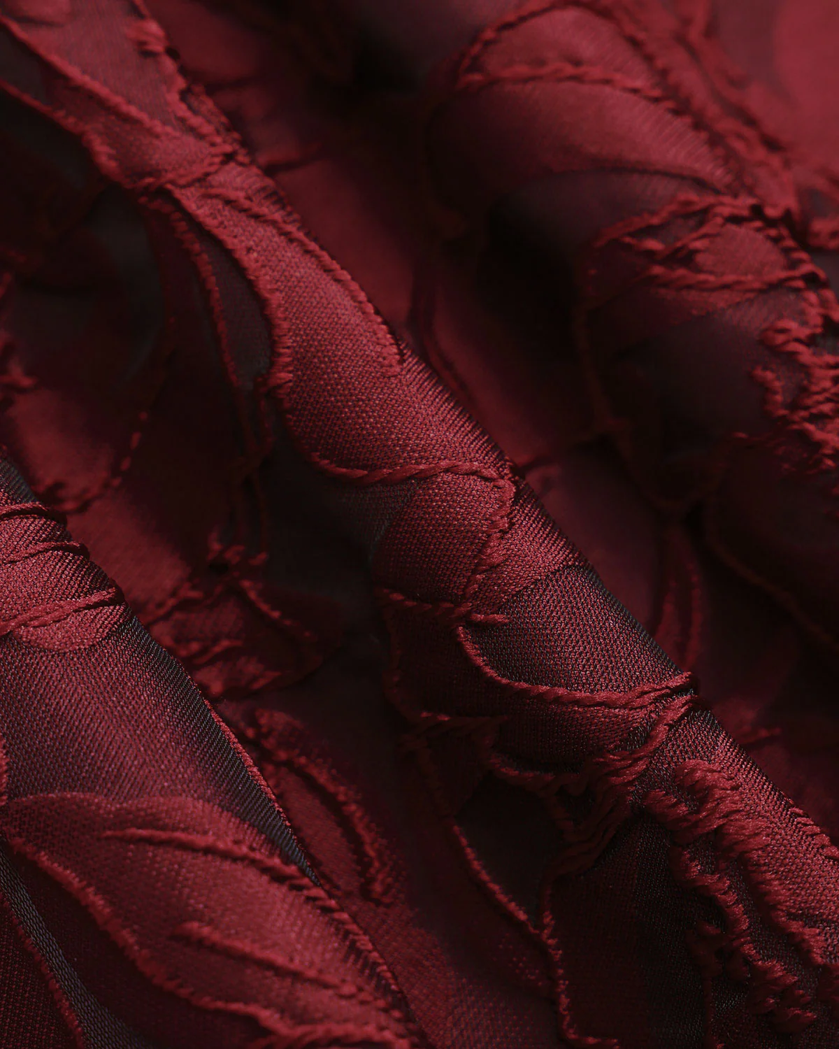 The Red Sweetheart Neck Jacquard Midi Dress - Image 8