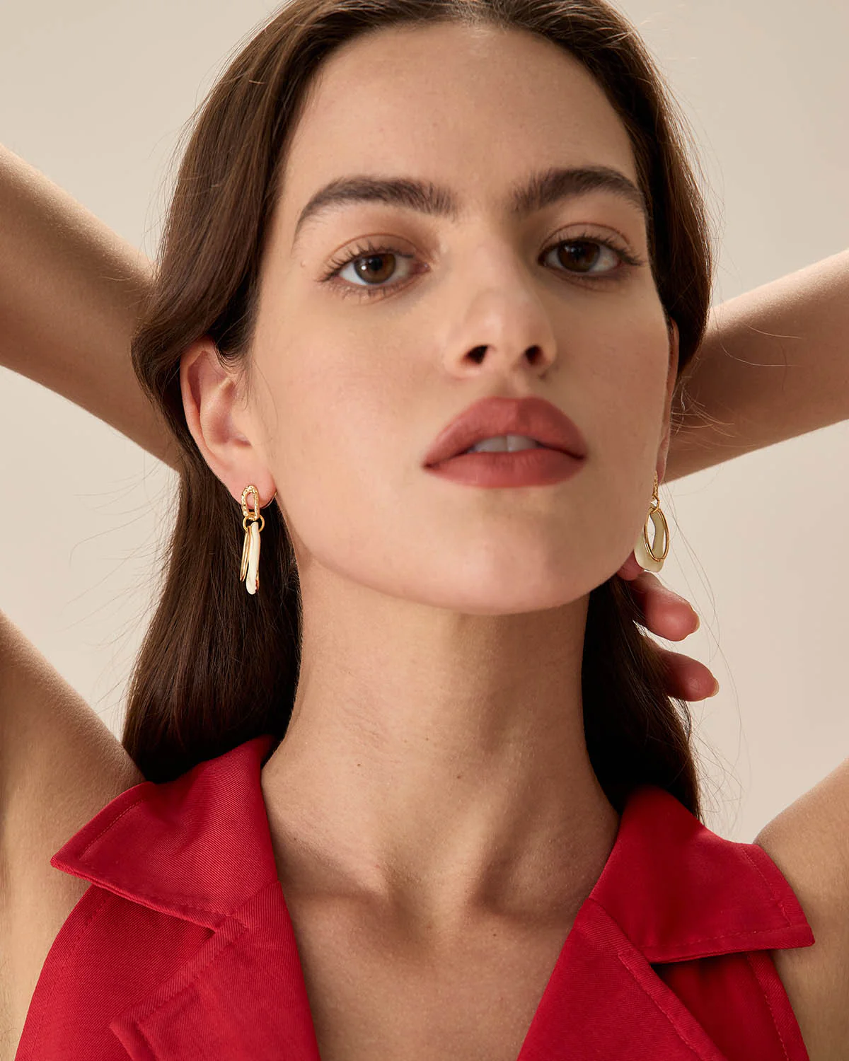 White Overlapping Geometric Earrings - Image 4