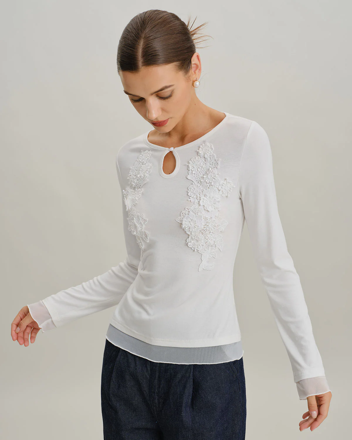 White Round Neck Knit Slim Tee - Image 3