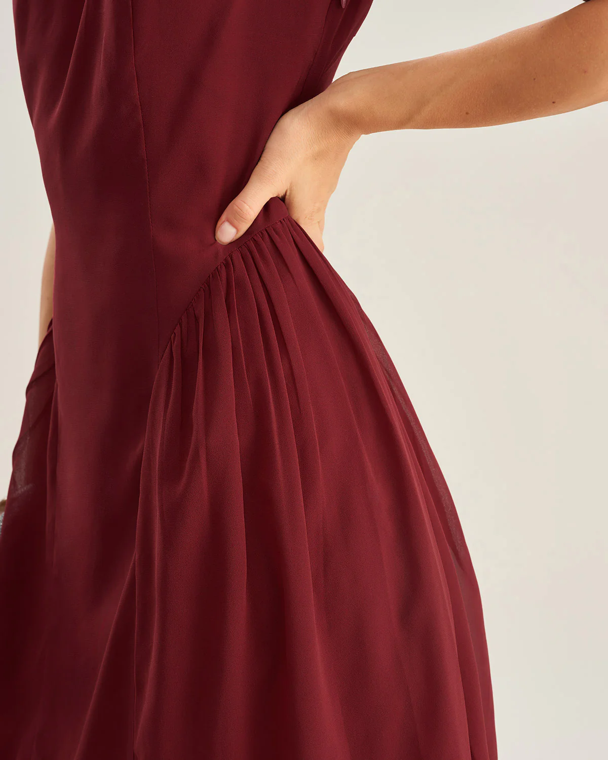 Wine Red Chiffon Sleeveless Midi Dress - Image 2